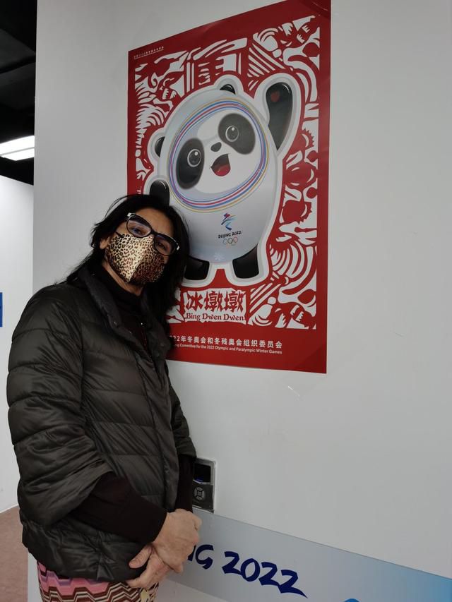 事件博格巴超800万欧年薪被停发 现在领低保&每月到手仅2000欧在博格巴药检呈阳性后，尤文俱乐部向博格巴及其律师发出了一封正式信函，确认完全暂停发放他的薪水。